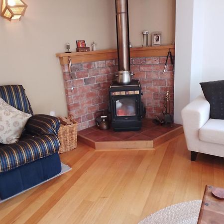 Birds Eyes Te Awanga Bed & Breakfast Bagian luar foto