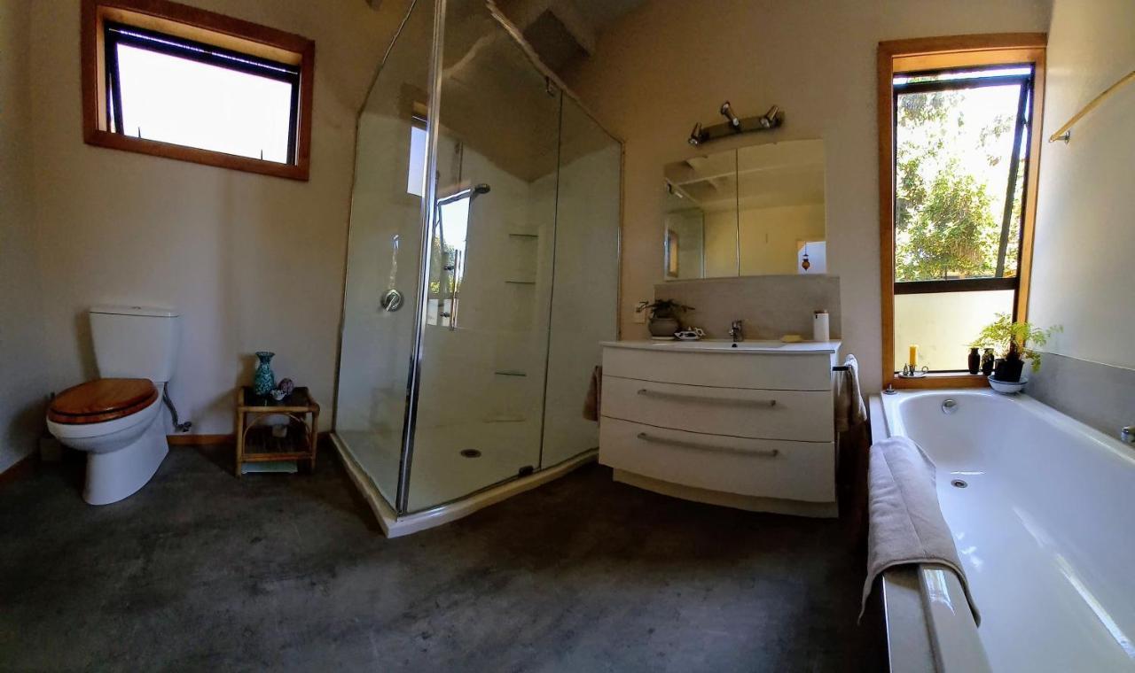 Birds Eyes Te Awanga Bed & Breakfast Bagian luar foto
