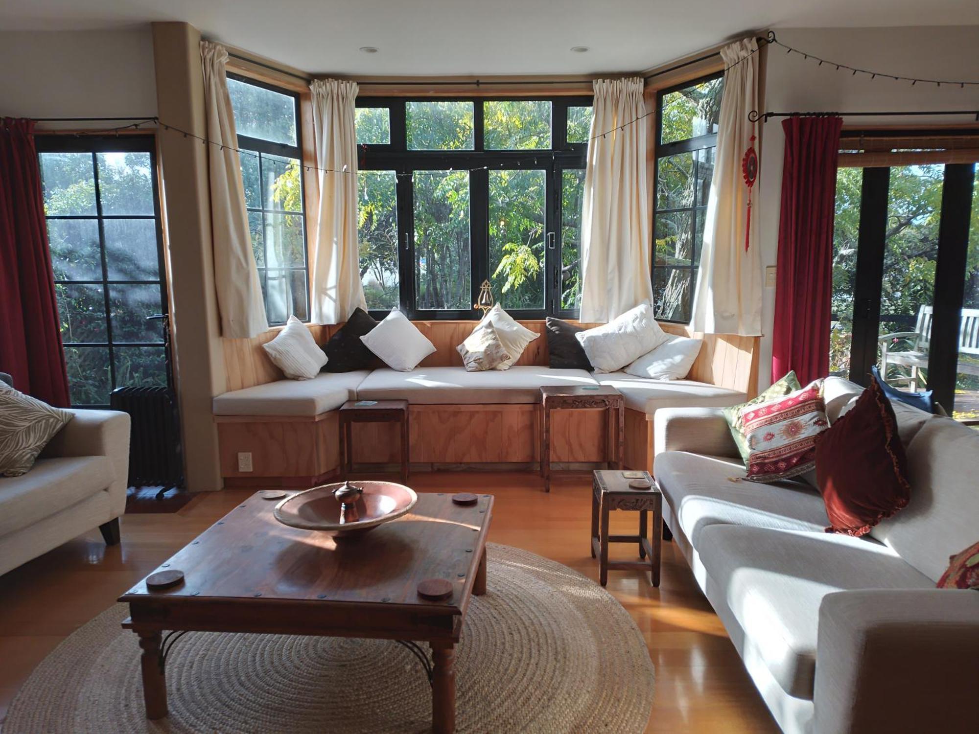 Birds Eyes Te Awanga Bed & Breakfast Bagian luar foto